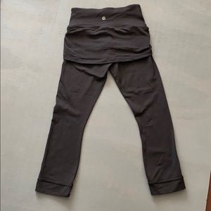 LULULEMON Capri with attached skirt size 2 black